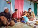 Pj Bupati Bachyuni Serahkan Bantuan ke Korban Banjir
