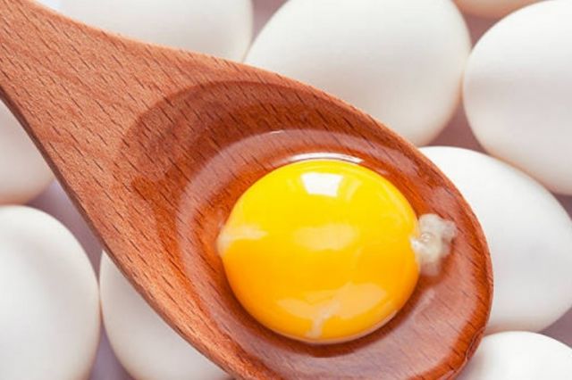 Kuning Telur Bisa Sehatkan Rambut? Simak Penjelasan dan Cara Menggunakannya